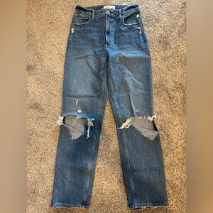 Abercrombie & Fitch 90’s Straight Ultra High Rise Jean

NWOT!